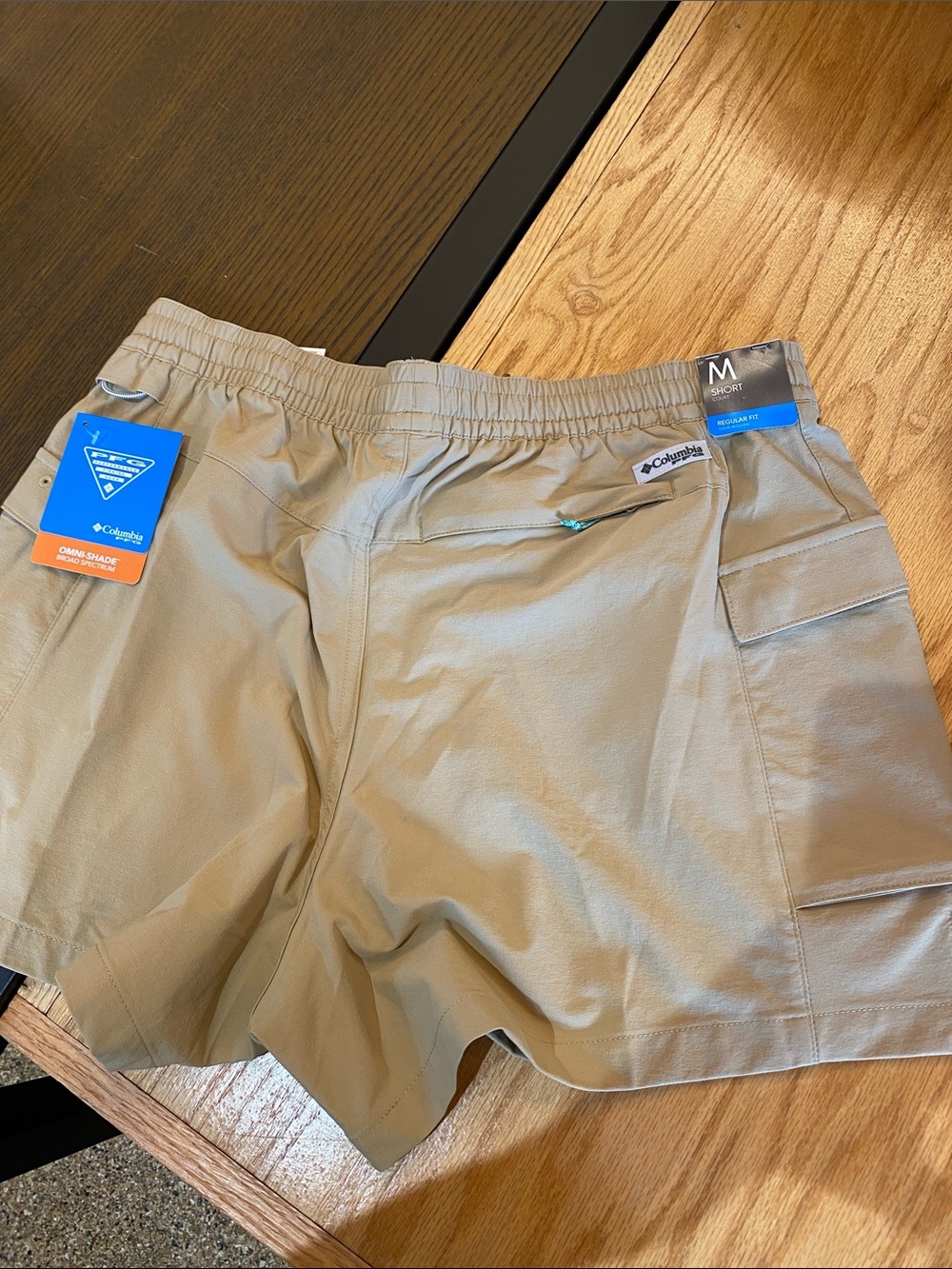 Columbia Wild Cast Khaki Elastic Waist Cargo Shorts